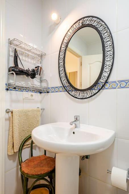 Perfect Location, 50 M Away And Pool * Benalmádena
