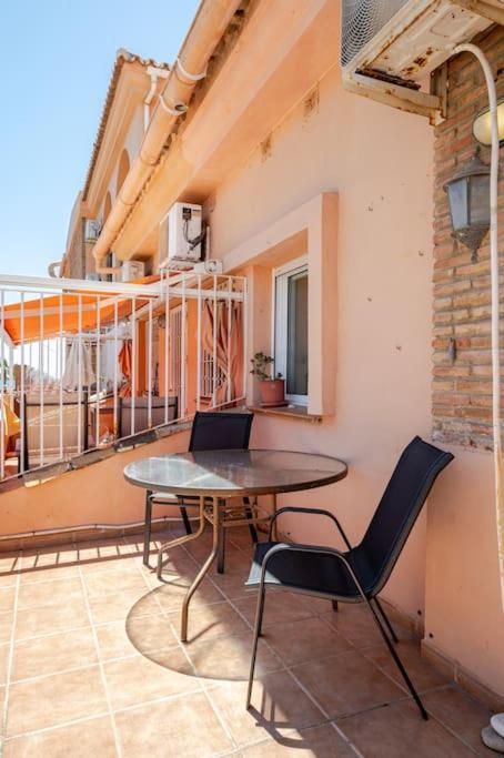 Perfect Location, 50 M Away And Pool *