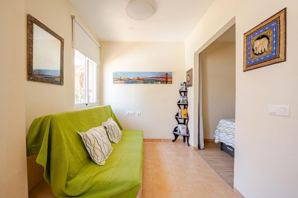 Perfect Location, 50 M Away And Pool Benalmadena