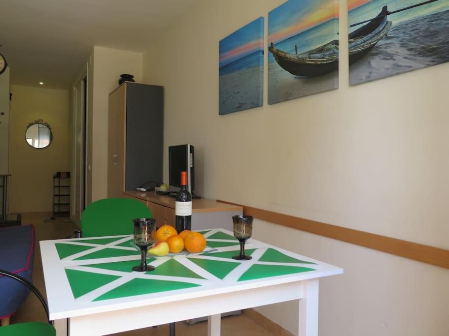 Apartment Perfect Location, 50 M Away And Pool