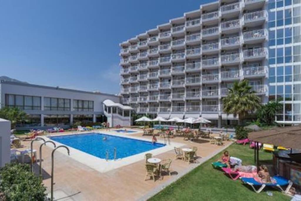 Perfect Location, 50 M Away And Pool Apartment *