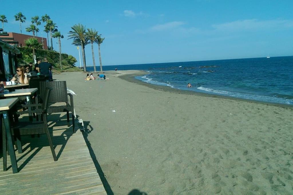 Perfect Location, 50 M Away And Pool Apartment