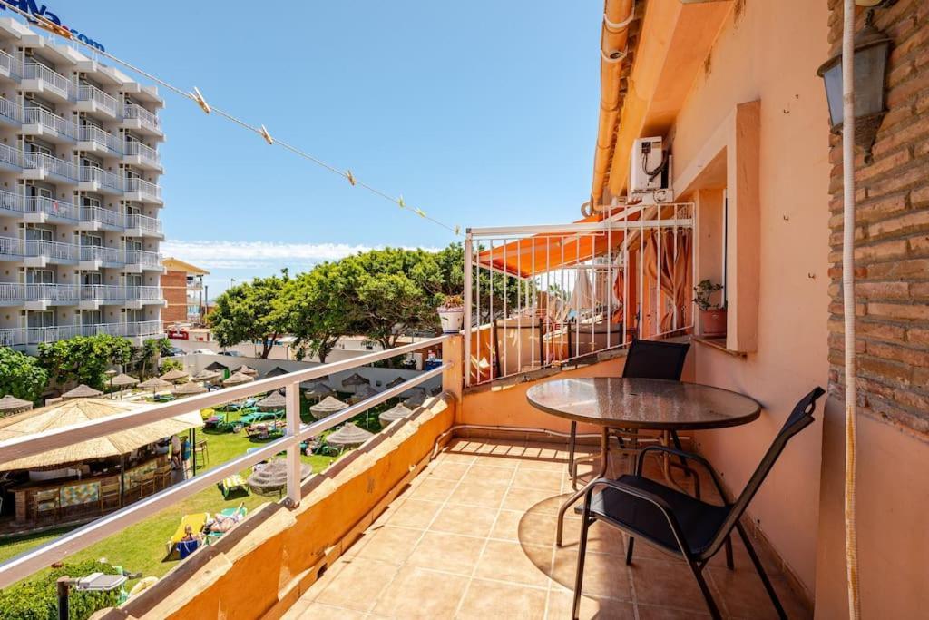 Apartment Perfect Location, 50 M Away And Pool Benalmadena