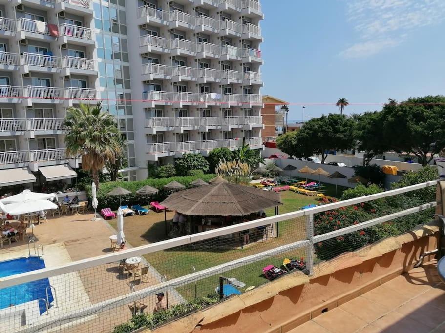 Perfect Location, 50 M Away And Pool Apartment *