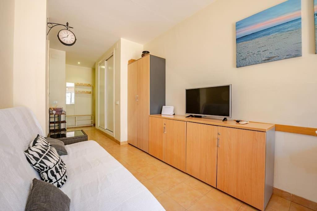 Apartment Perfect Location, 50 M Away And Pool *